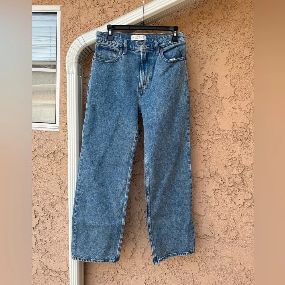Abercrombie and Fitch Denim 
High Rise 90s Relaxed Jean